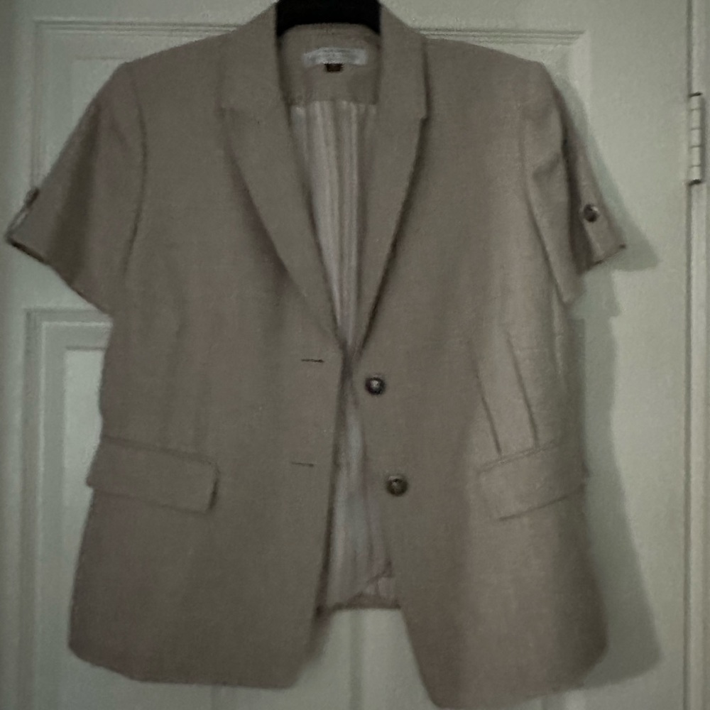 Tahari - Picture 2 of 4